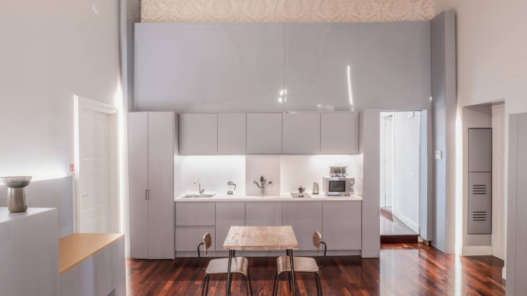 Croce-Apartment-Rome-Gruppo-Rhome-kitchen-app